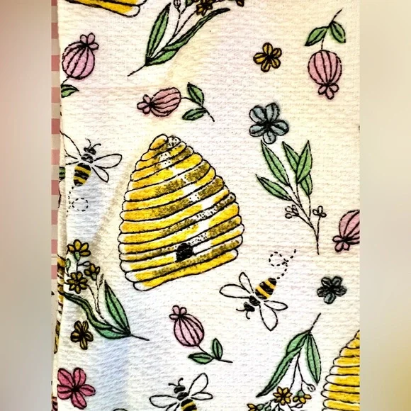Set of 2 Yellow Beehives Textured Kitchen Towels Spring Garden Flowers Bees - Picture 8 of 9